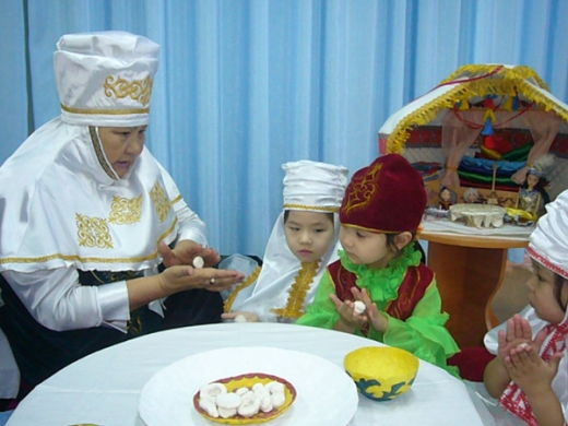 Үштік порно видеоны қараңыз