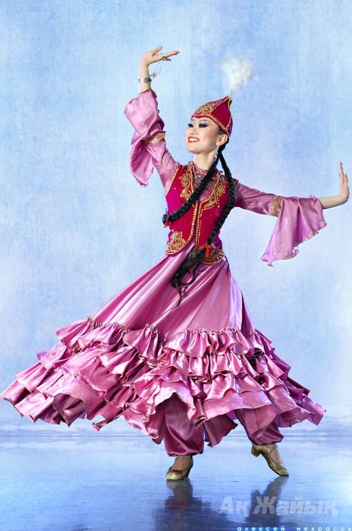 Брэнди Лав өзінің жас қызын қуантады және трахает етеді