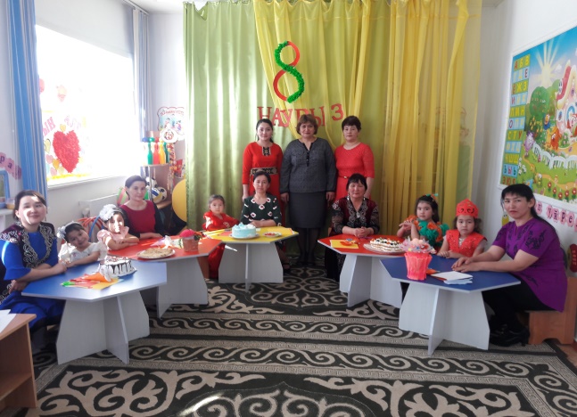 Мен иісі бар және түкті киска іздеймін Менің әйелім үштікті қалайды (MFM)