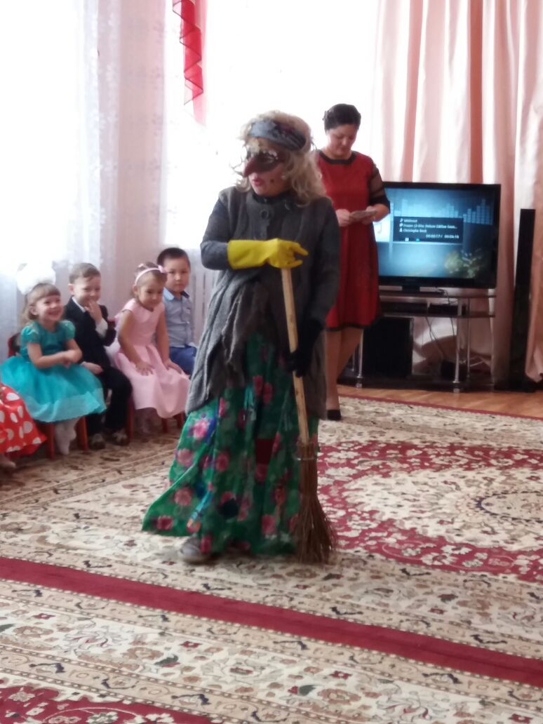 үлкен тесігі бар әйел Ене туралы секс фильм