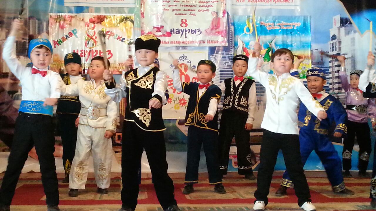 Сексуалды арық қыздармен онлайн секс Сорады кончил