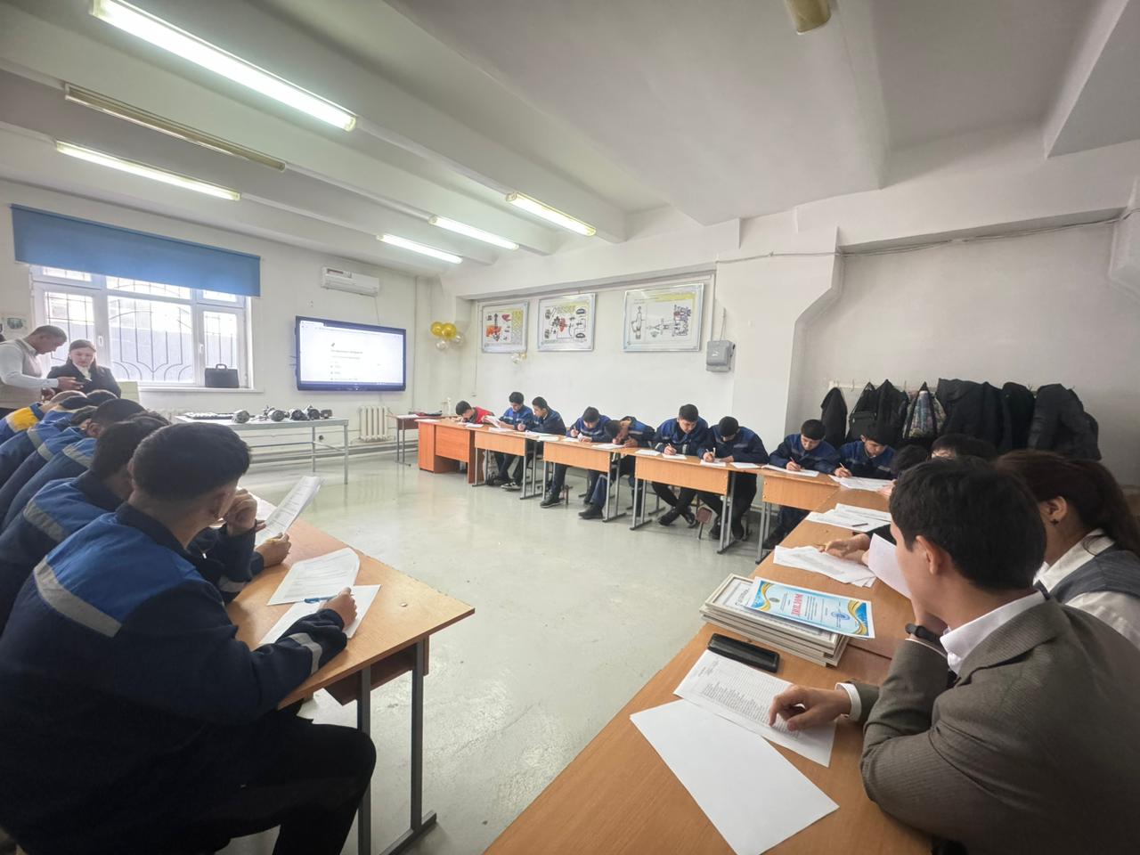 Ыстық орыс әйелдерінің қатысуымен порно видео Орыс порно пигги банк мас