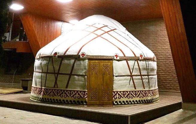 Ххх киім-кешек бөлмесінде Надежда Толоконникованың толық порно фотосессиясы