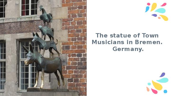 8 The statue of Town Musicians in Bremen. Germany.